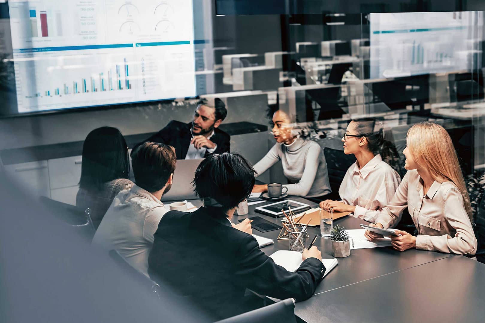 The 2025 Enterprise Agenda: Gen AI Ignites Strategic Advantage
