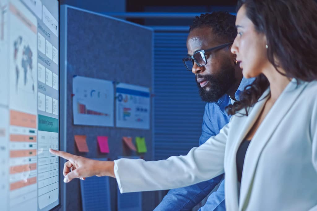 2025 Global Business Services Agenda: Gen AI Takes Center Stage