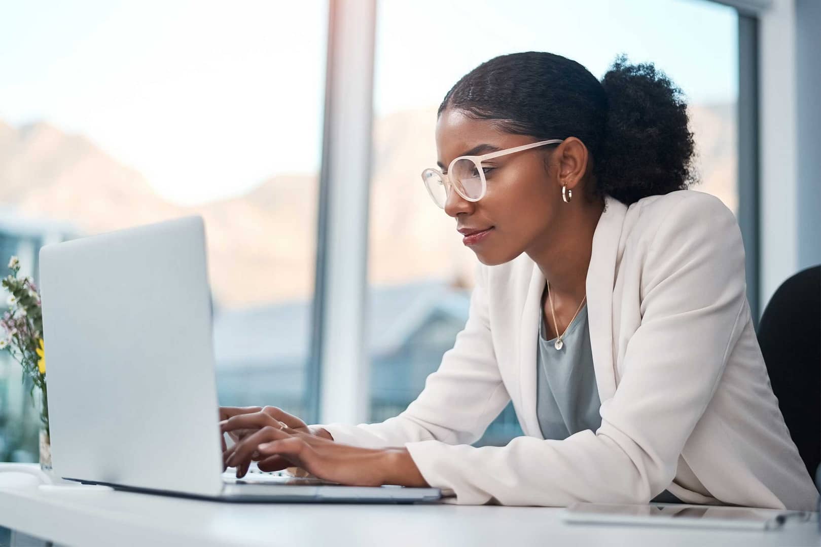 Optimize Costs in Turbulent Times: How Enabling Functions Are Reacting Now